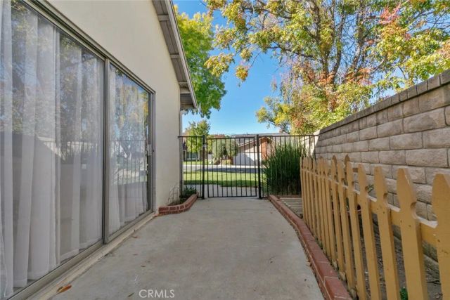 23814 Sarda Road, Valencia, CA 91355