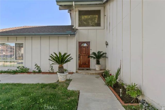 23814 Sarda Road, Valencia, CA 91355