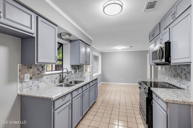 6929 Red Bud Lane, Ocean Springs, MS 39564