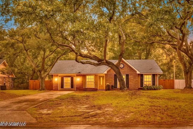 6929 Red Bud Lane, Ocean Springs, MS 39564