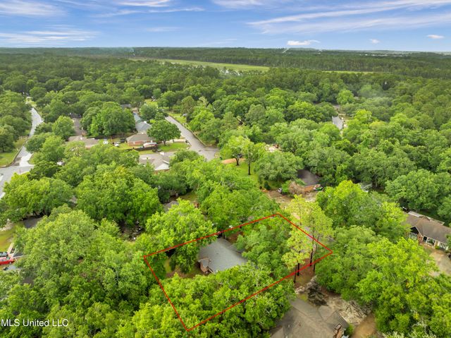6929 Red Bud Lane, Ocean Springs, MS 39564