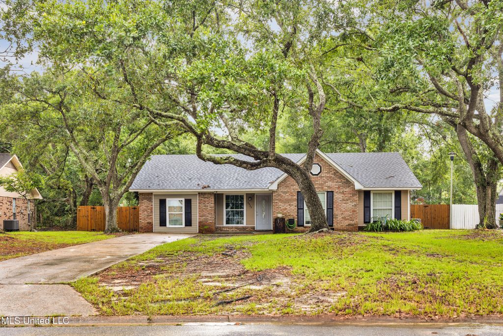 6929 Red Bud Lane, Ocean Springs, MS 39564