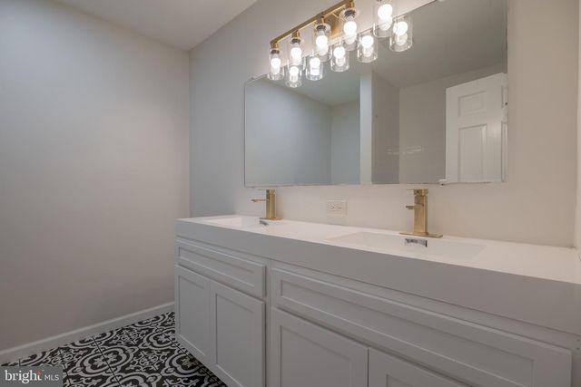 2432 SHAMROCK LN, Millville, NJ 08332