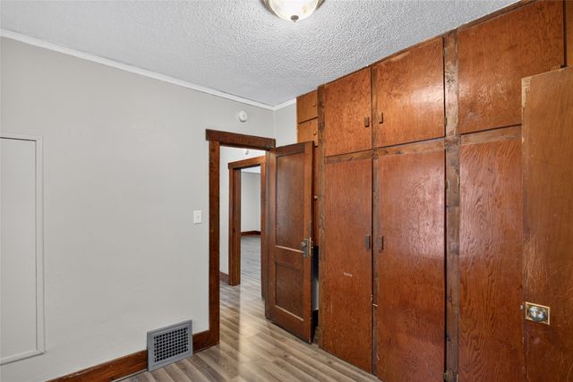 3208 2nd Avenue, Des Moines, IA 50313
