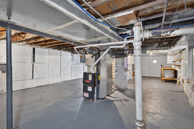 3208 2nd Avenue, Des Moines, IA 50313