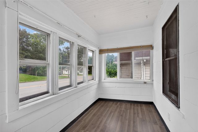 3208 2nd Avenue, Des Moines, IA 50313