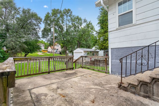 3208 2nd Avenue, Des Moines, IA 50313