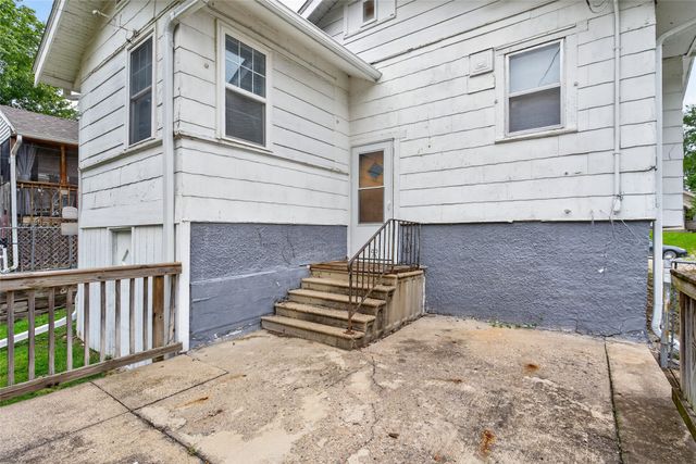 3208 2nd Avenue, Des Moines, IA 50313