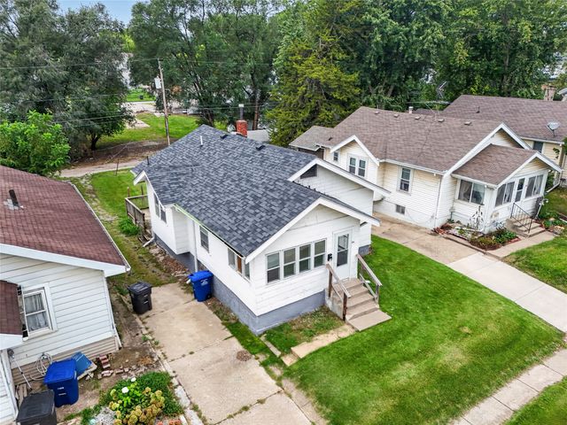 3208 2nd Avenue, Des Moines, IA 50313