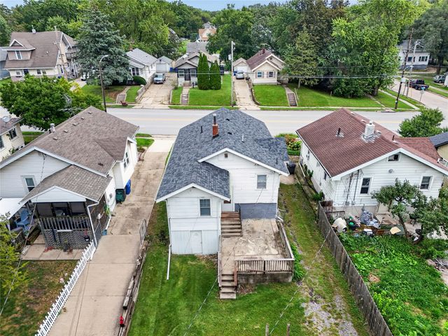 3208 2nd Avenue, Des Moines, IA 50313