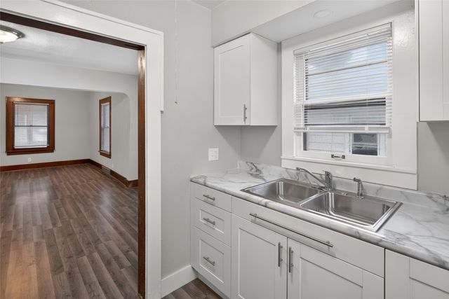 3208 2nd Avenue, Des Moines, IA 50313