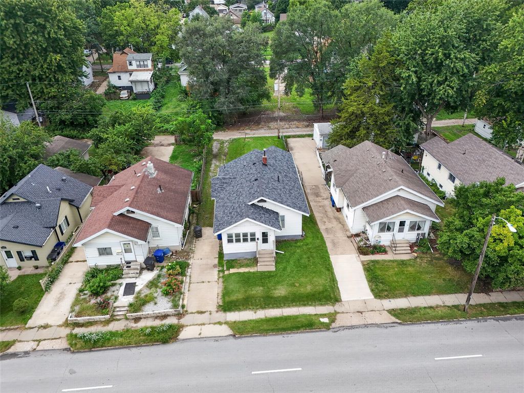 3208 2nd Avenue, Des Moines, IA 50313