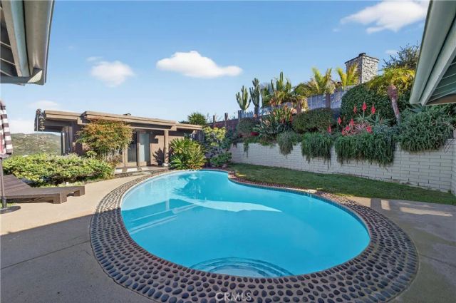 1289 Skyline Drive, Laguna Beach, CA 92651
