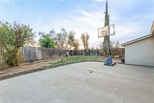 7590 Kempster Court, Fontana, CA 92336
