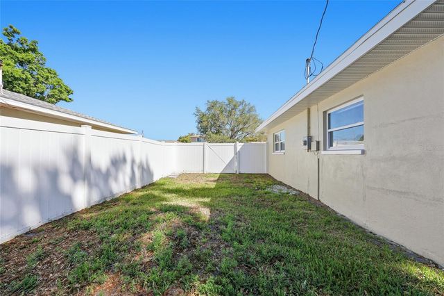 1817 HUNT LANE, Clearwater, FL 33764