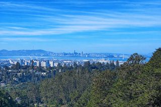 6059 Girvin Dr, Oakland, CA 94611