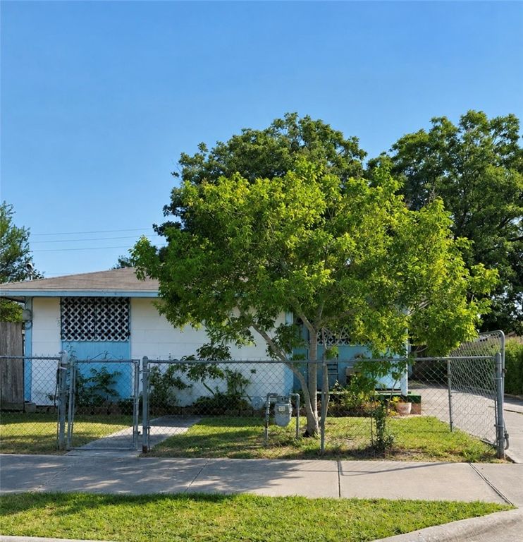 133 Watson St, Corpus Christi, TX 78415