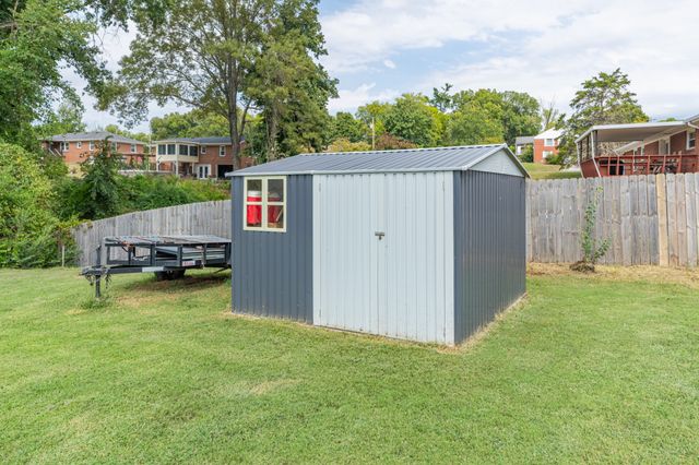 201 N Hardin Dr, Columbia, TN 38401
