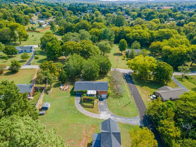 201 N Hardin Dr, Columbia, TN 38401