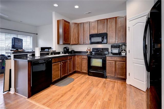 417 Quarterpath RD, Williamsburg, VA 23185
