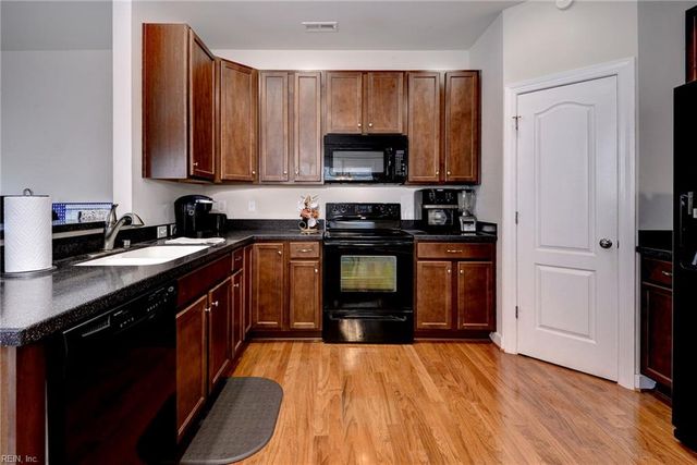 417 Quarterpath RD, Williamsburg, VA 23185