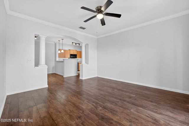 8290 GATE Parkway 707, Jacksonville, FL 32216