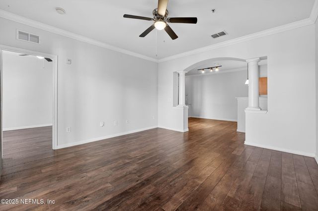 8290 GATE Parkway 707, Jacksonville, FL 32216