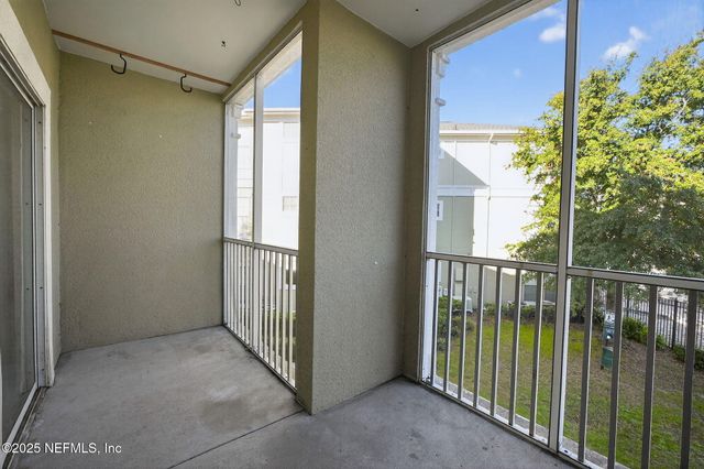 8290 GATE Parkway 707, Jacksonville, FL 32216