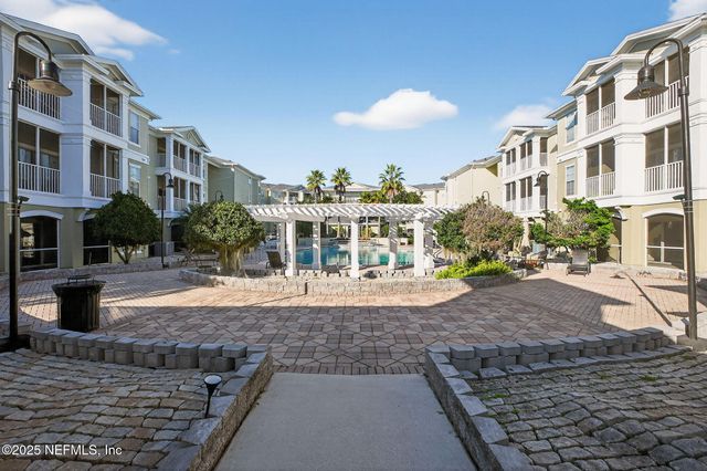 8290 GATE Parkway 707, Jacksonville, FL 32216