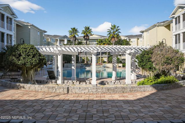 8290 GATE Parkway 707, Jacksonville, FL 32216