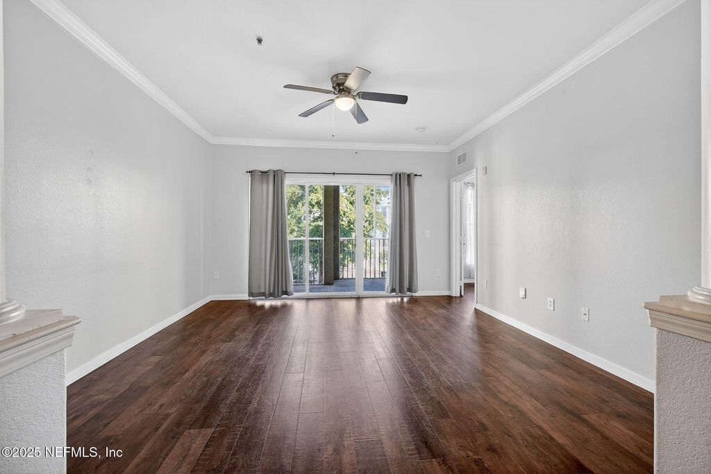 8290 GATE Parkway 707, Jacksonville, FL 32216