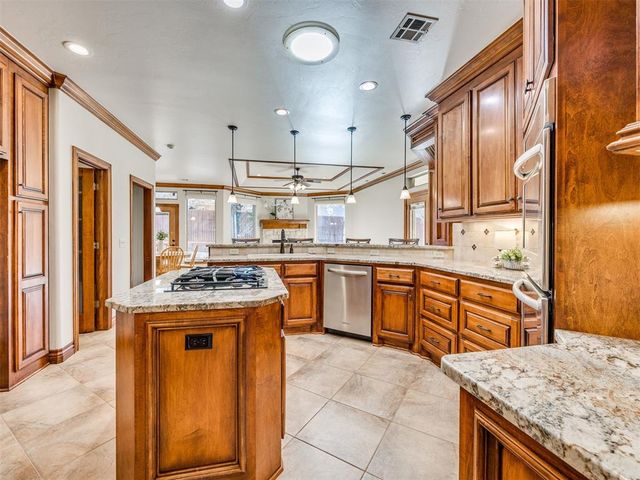 1108 Salvo Bridge Courts, Edmond, OK 73034