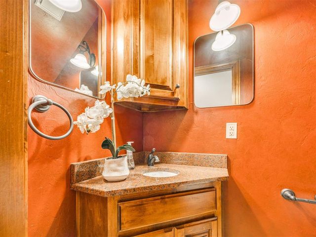 1108 Salvo Bridge Courts, Edmond, OK 73034