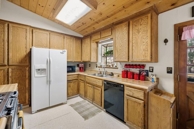 2798 Saint Moritz Dr, Arnold, CA 95223