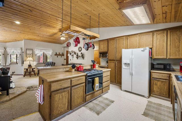 2798 Saint Moritz Dr, Arnold, CA 95223