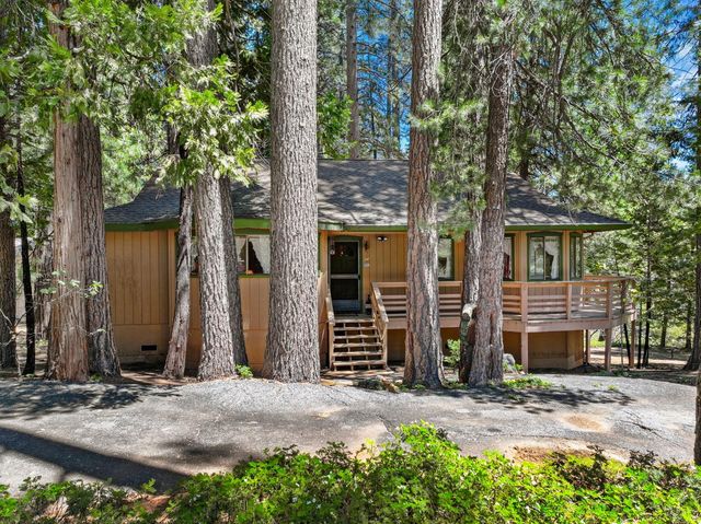 2798 Saint Moritz Dr, Arnold, CA 95223