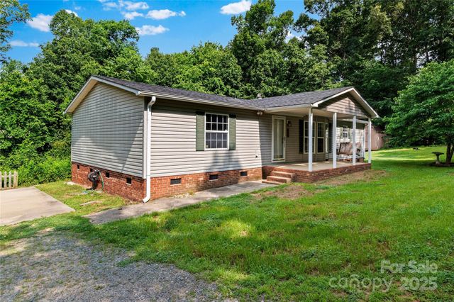 103 Forest Drive, King, NC 27021