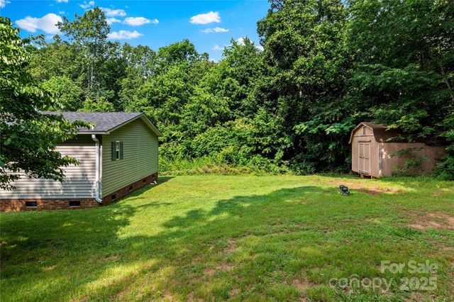 103 Forest Drive, King, NC 27021