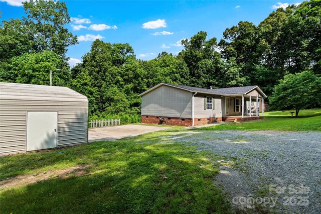 103 Forest Drive, King, NC 27021