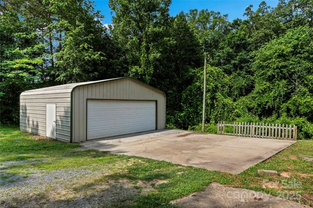 103 Forest Drive, King, NC 27021