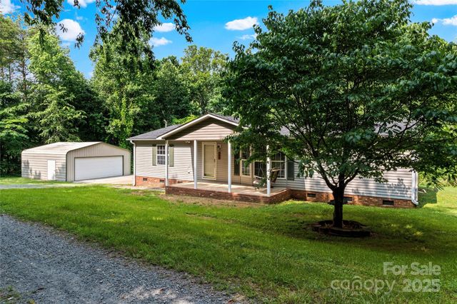 103 Forest Drive, King, NC 27021