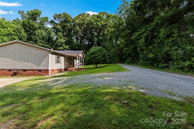 103 Forest Drive, King, NC 27021