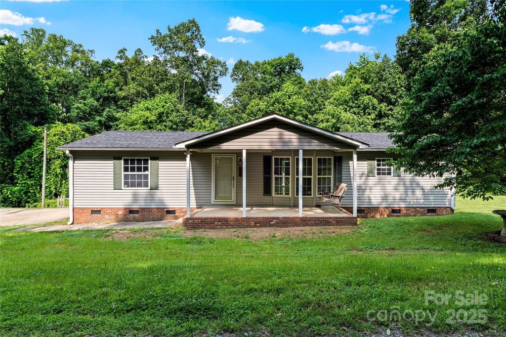 103 Forest Drive, King, NC 27021