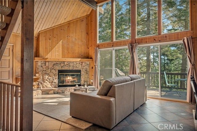 279 Old Toll, Lake Arrowhead, CA 92317