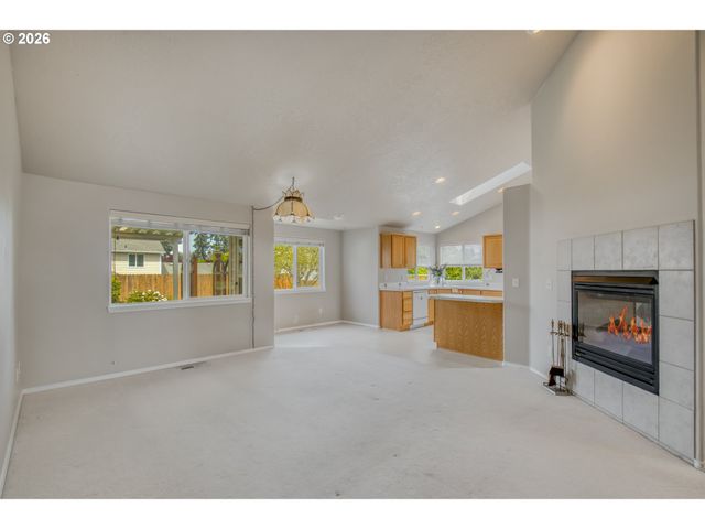 15085 SPYGLASS Ln, Oregon City, OR 97045