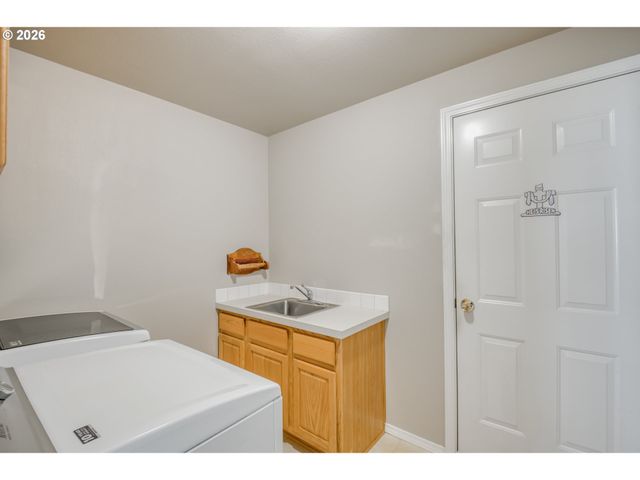 15085 SPYGLASS Ln, Oregon City, OR 97045