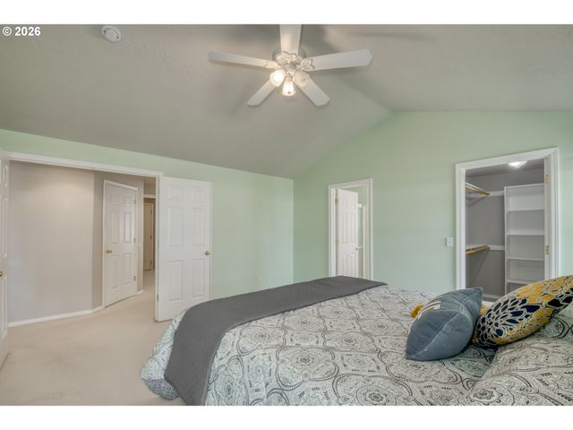 15085 SPYGLASS Ln, Oregon City, OR 97045