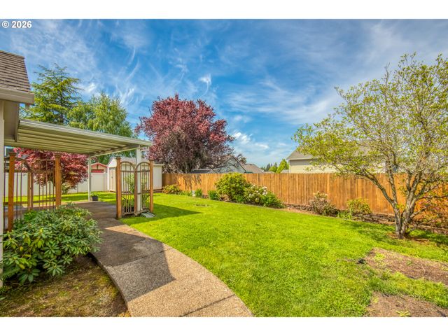 15085 SPYGLASS Ln, Oregon City, OR 97045