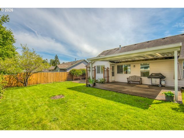 15085 SPYGLASS Ln, Oregon City, OR 97045