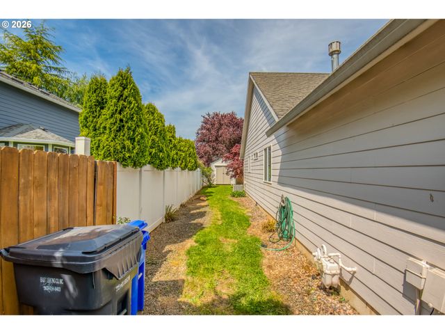 15085 SPYGLASS Ln, Oregon City, OR 97045